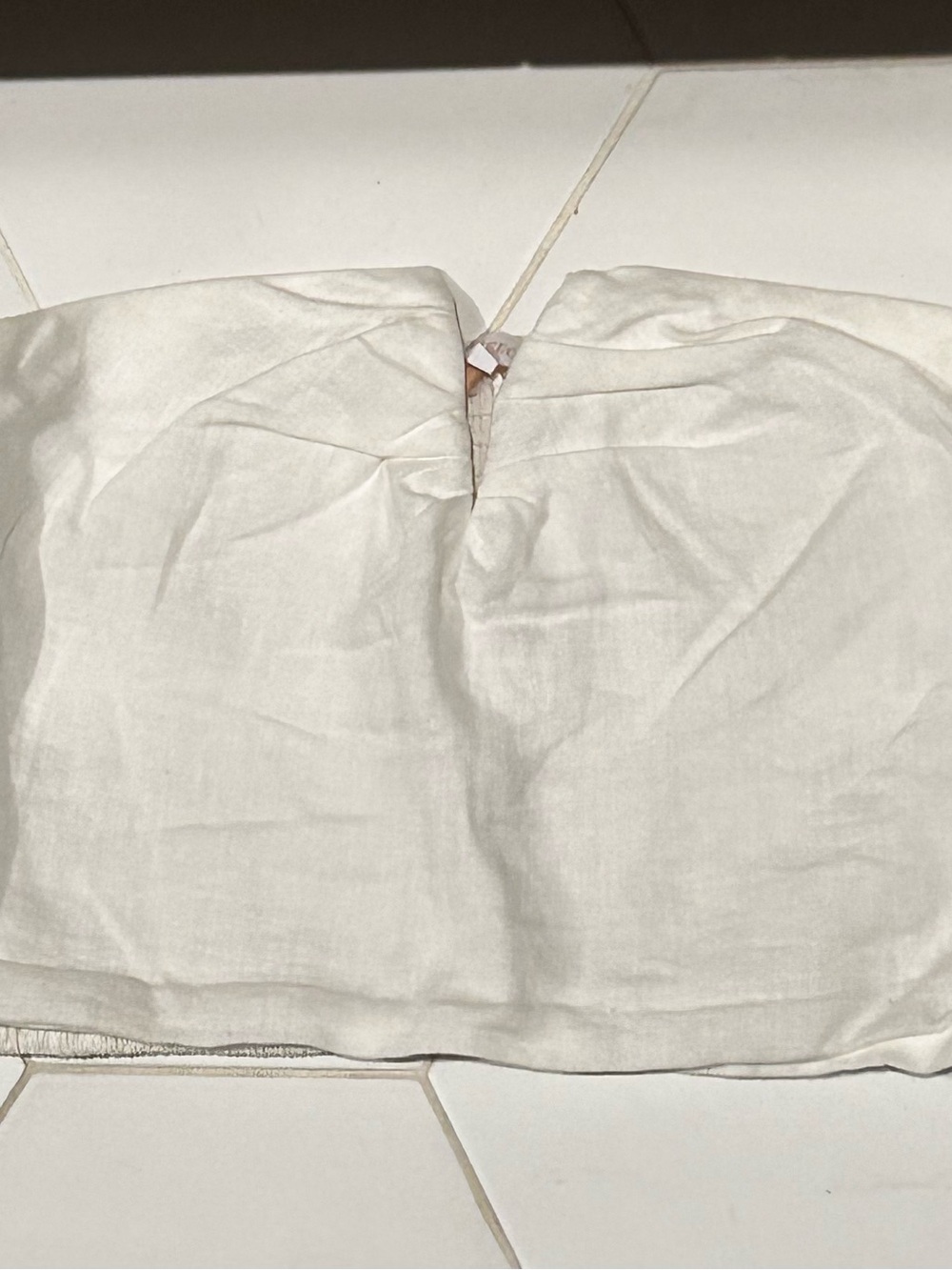 Olivaceous Cropped Linen v-notch tube top